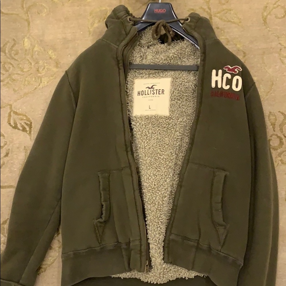 Hollister men’s sweater